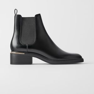 NWT ZARA LOW HEELED ANKLE BOOTS WITH TRIM